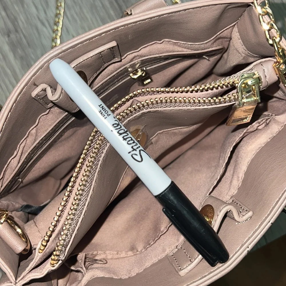 NWT Bebe Handbag Crossbody Bag with Rhinestones and Gold Chain Strap MSRP $109 - Picture 8 of 10